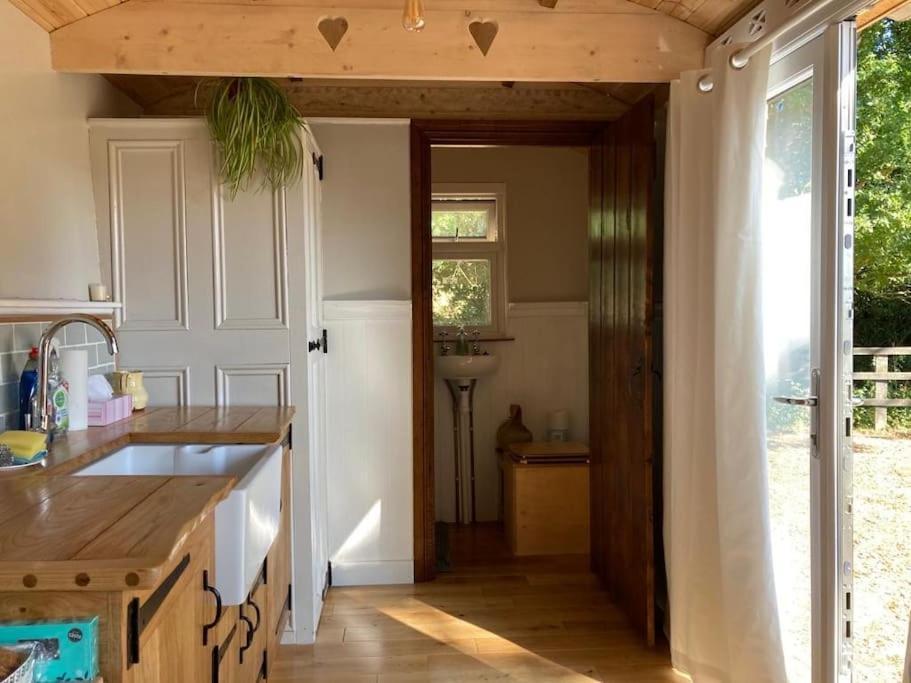Aspen Leaves: The Perfect Farm Retreat Villa Graffham Eksteriør billede