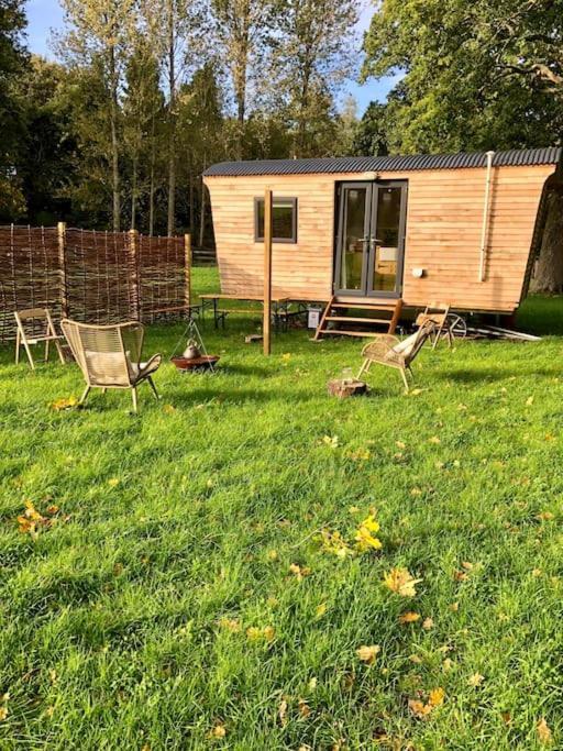 Aspen Leaves: The Perfect Farm Retreat Villa Graffham Eksteriør billede
